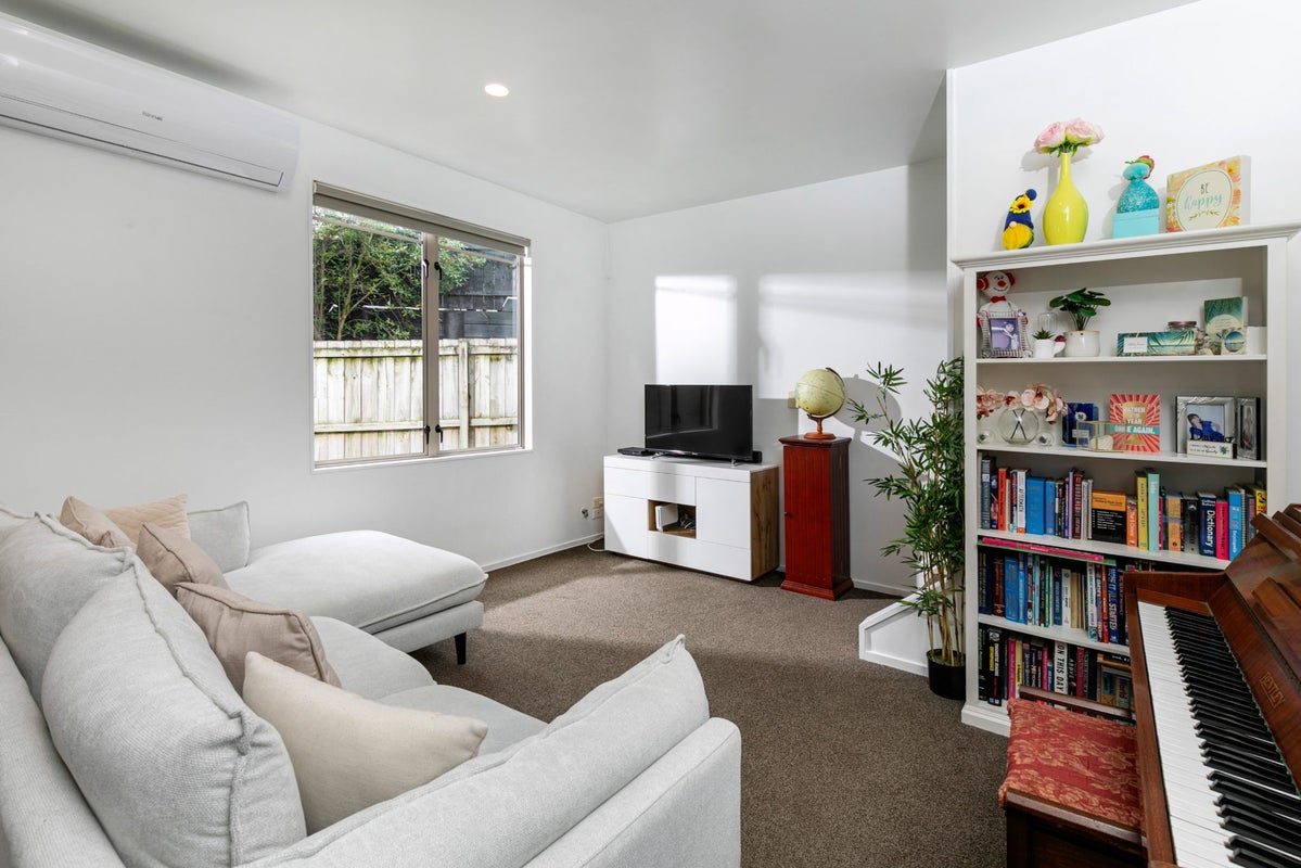 1/6 Nimstedt Avenue, Oteha, Auckland - Carousel 13