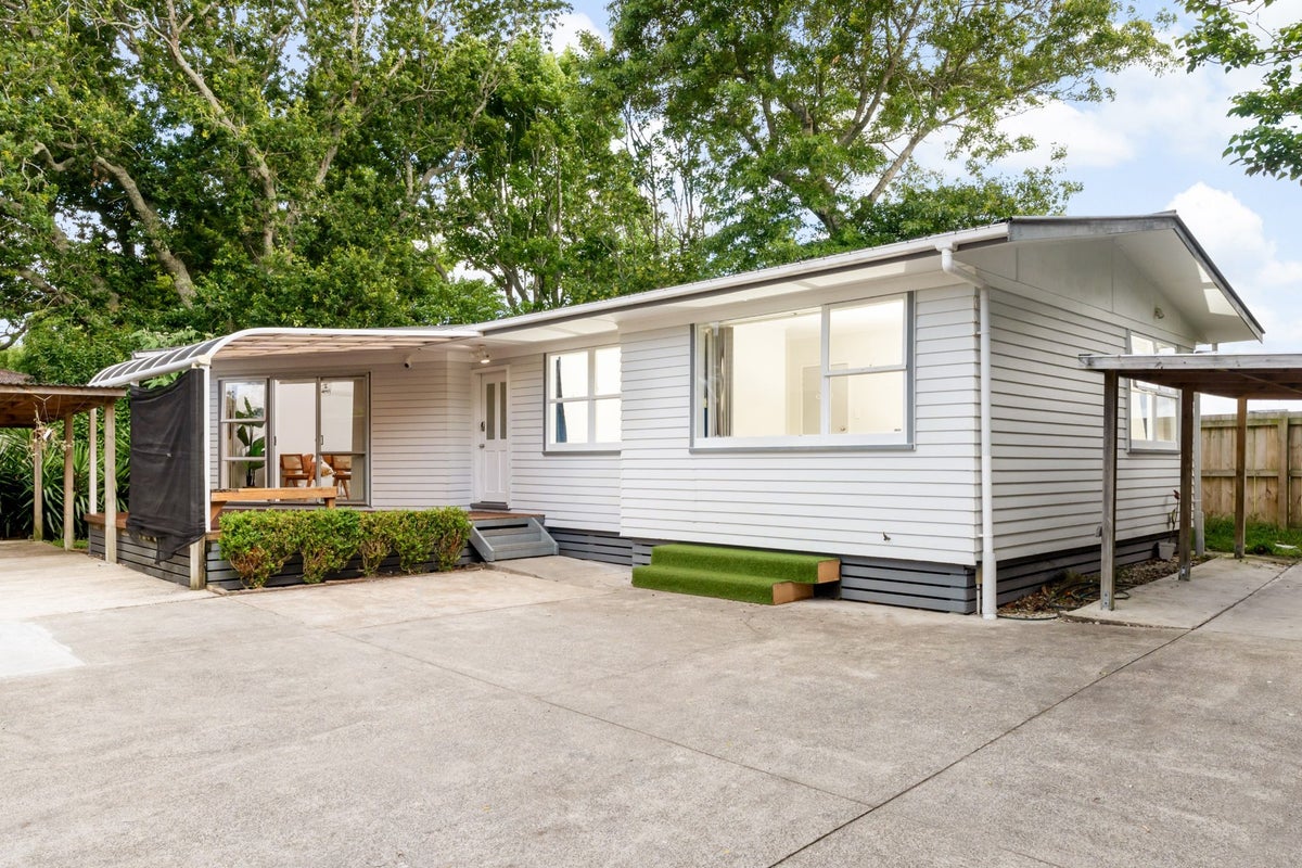 30C Pinedale Place, Henderson, Auckland - Carousel 20