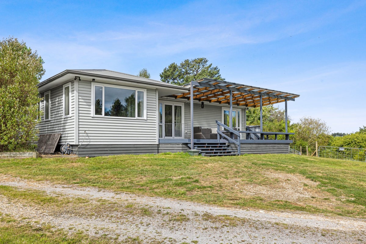 4299 State Highway 5, Reporoa - Carousel 1