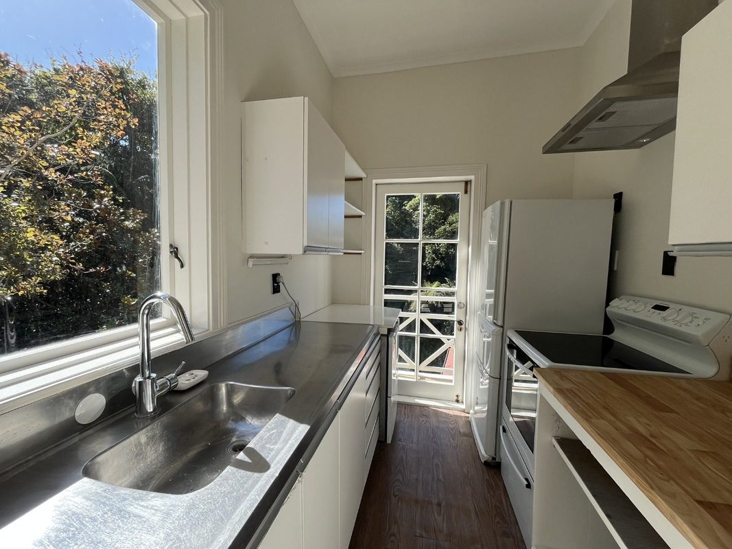 20 Ascot Street, Thorndon, Wellington - Carousel 2