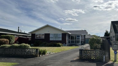 3 Sheraton Grove, Highbury, Palmerston North - Carousel 1