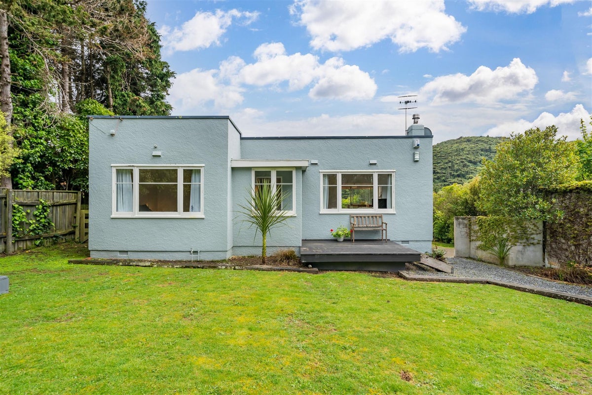 3 Lillian Street, Belmont, Lower Hutt - Carousel 1