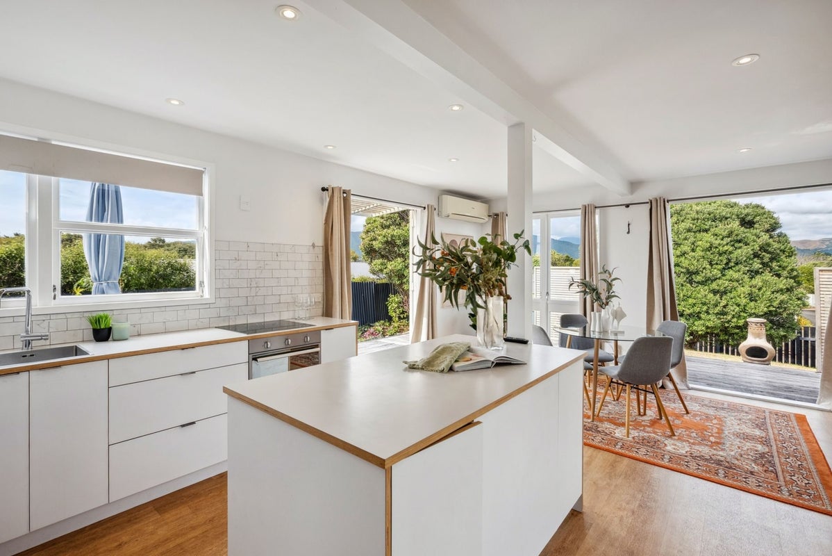 29 Titoki Road, Waikanae Beach, Waikanae - Carousel 2