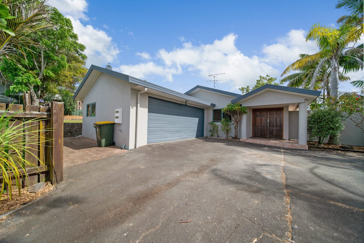 89 Evelyn Road, Cockle Bay, Auckland - Carousel 1