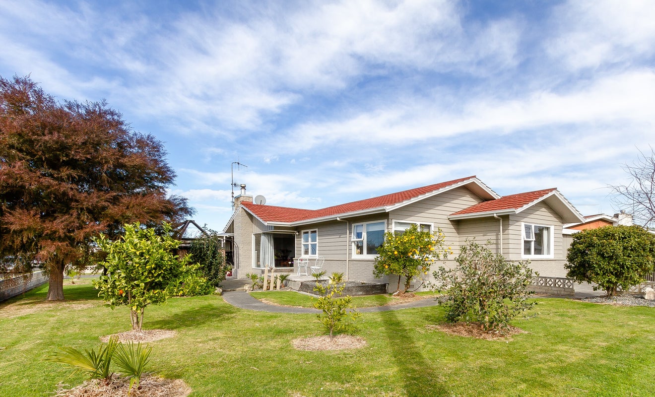 24 Keats Avenue, Onekawa, Napier - Carousel 1