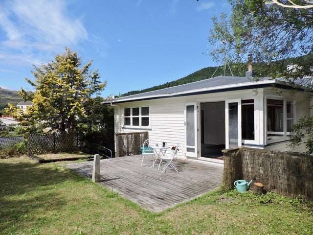 89 Redwood Avenue, Tawa, Wellington - Carousel 1