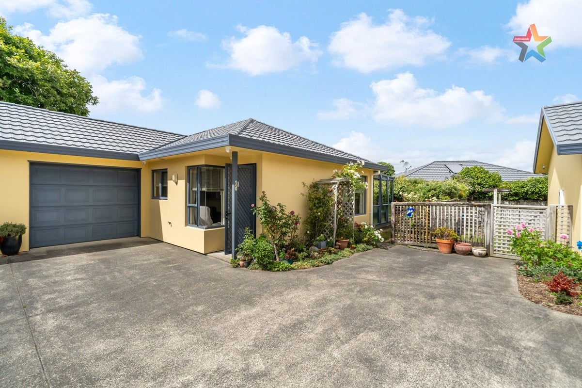 10/58A MOLESWORTH ST, TAITA, LOWER HUTT - Carousel 1