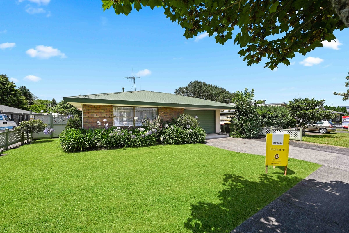 24 Ranui Street, Dinsdale, Hamilton - Carousel 1