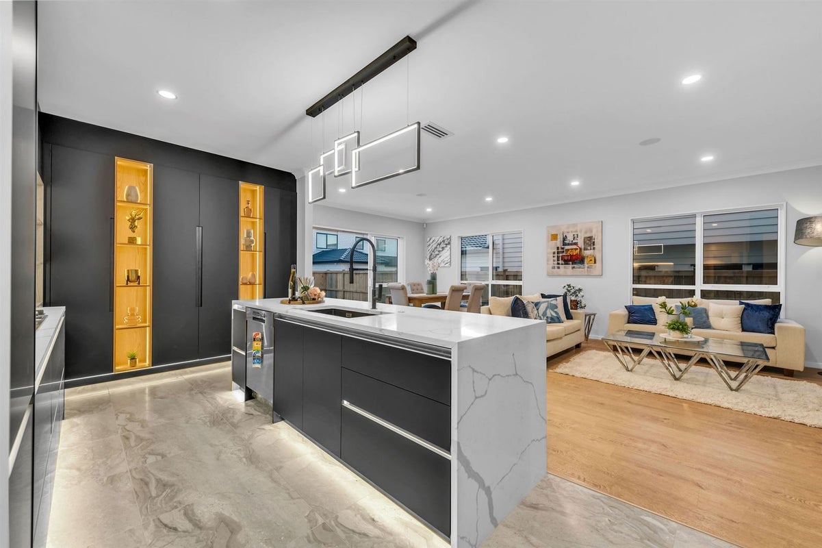 15 Tullymore Drive, Flat Bush, Auckland - Carousel 2