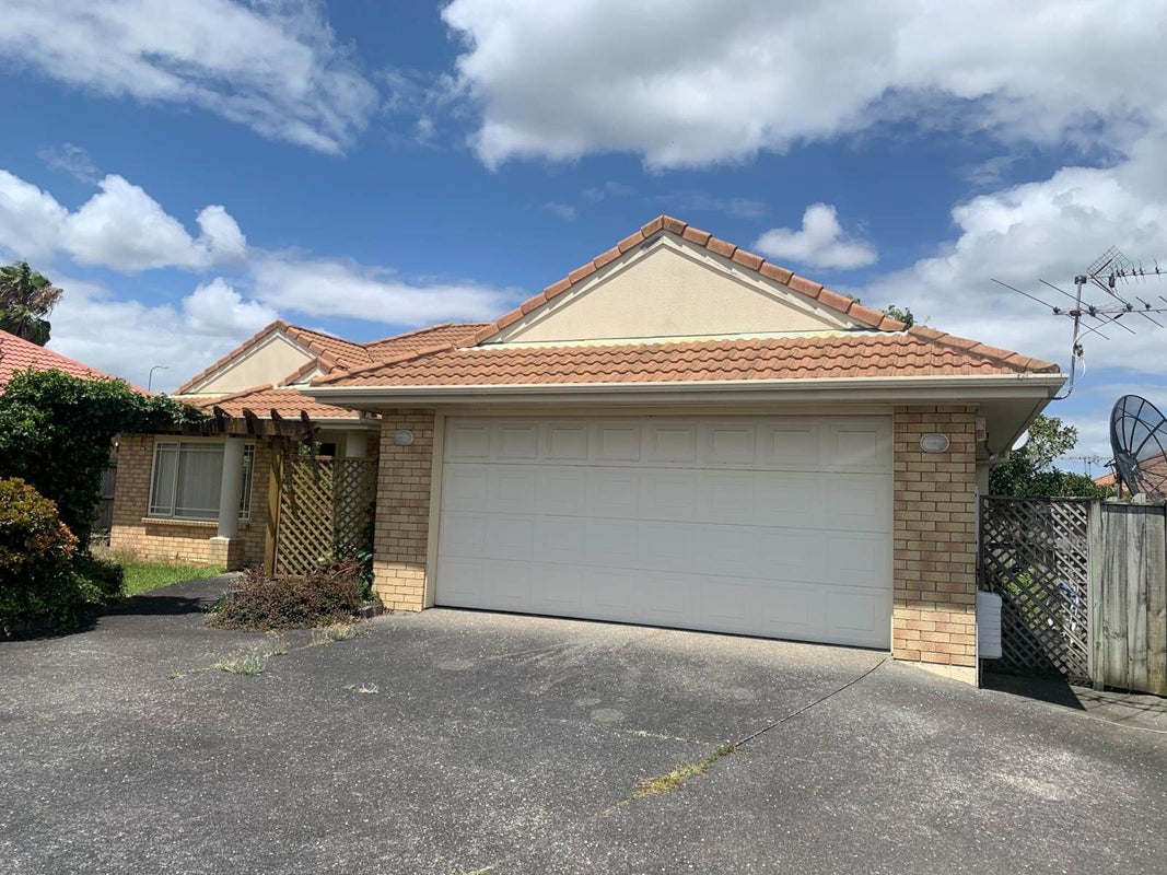 100A Golfland Drive, Golflands, Auckland - Carousel 1