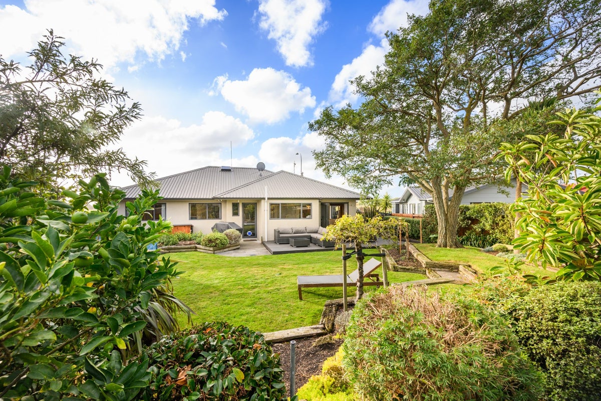 134 Kelvin Grove Road, Kelvin Grove, Palmerston North - Carousel 1