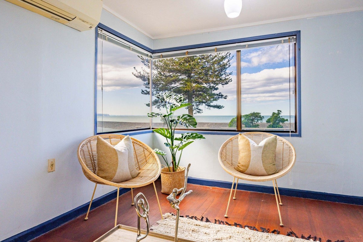 11 Ferguson Avenue, Westshore, Napier, Hawke's Bay - Carousel 2