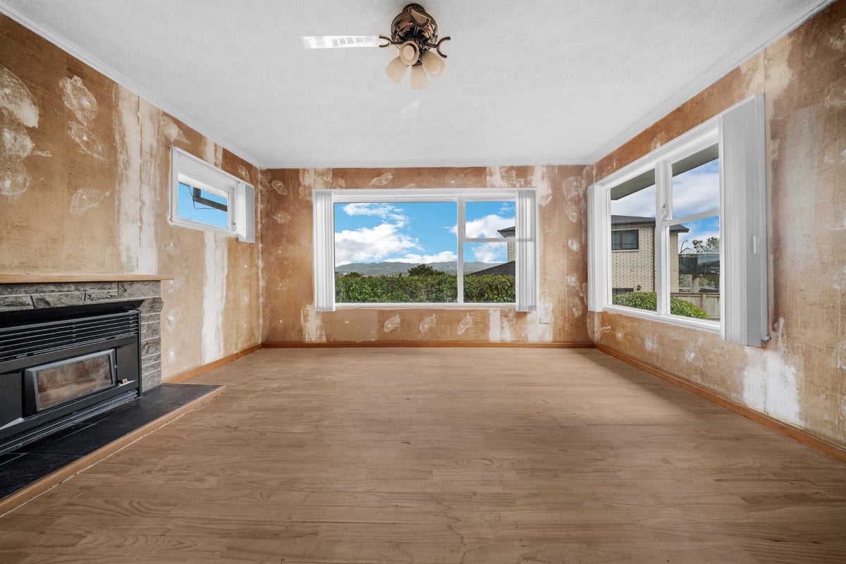 23 Waitaki Street, Henderson, Auckland - Carousel 2