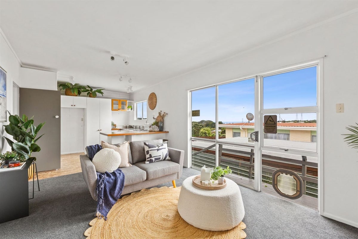12B Norwich Avenue, Spotswood, New Plymouth - Carousel 2