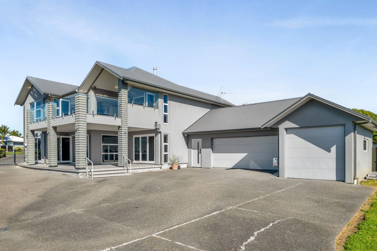 7 Amy Way, Bell Block, New Plymouth - Carousel 1