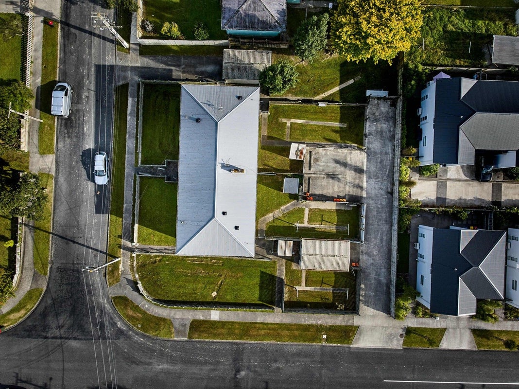 2 Hanson Grove, Stokes Valley, Lower Hutt - Carousel 10