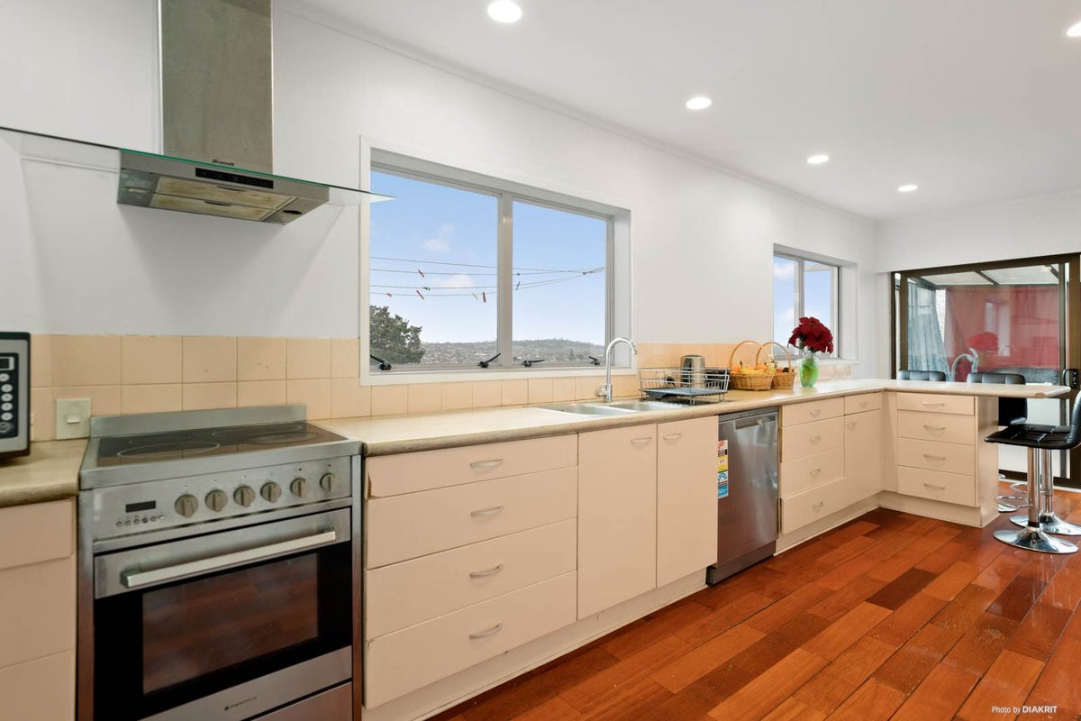 102 Bradbury Road, Botany Downs, Auckland - Carousel 2