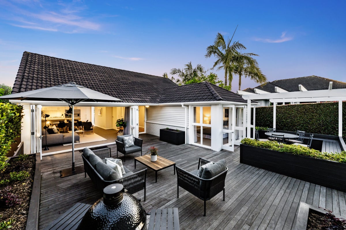 25 Harapaki Road, Meadowbank, Auckland - Carousel 1