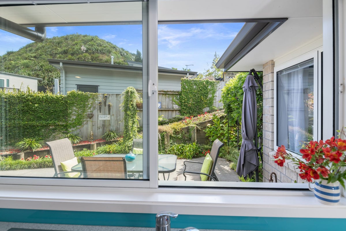 12 Furl Close, Pyes Pa, Tauranga - Carousel 2