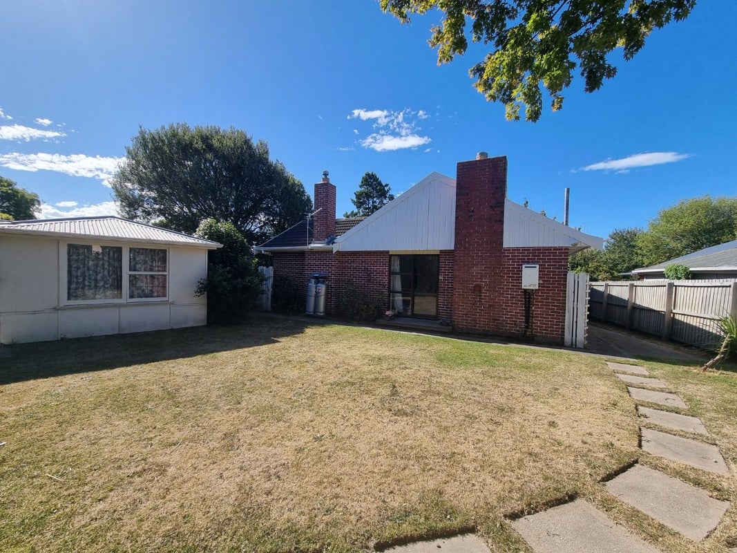 9 Kingsgate Place, Burnside, Christchurch - Carousel 1