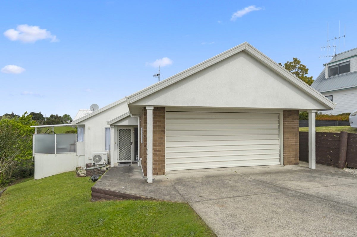 17 Tamworth Place, Gate Pa, Tauranga - Carousel 2