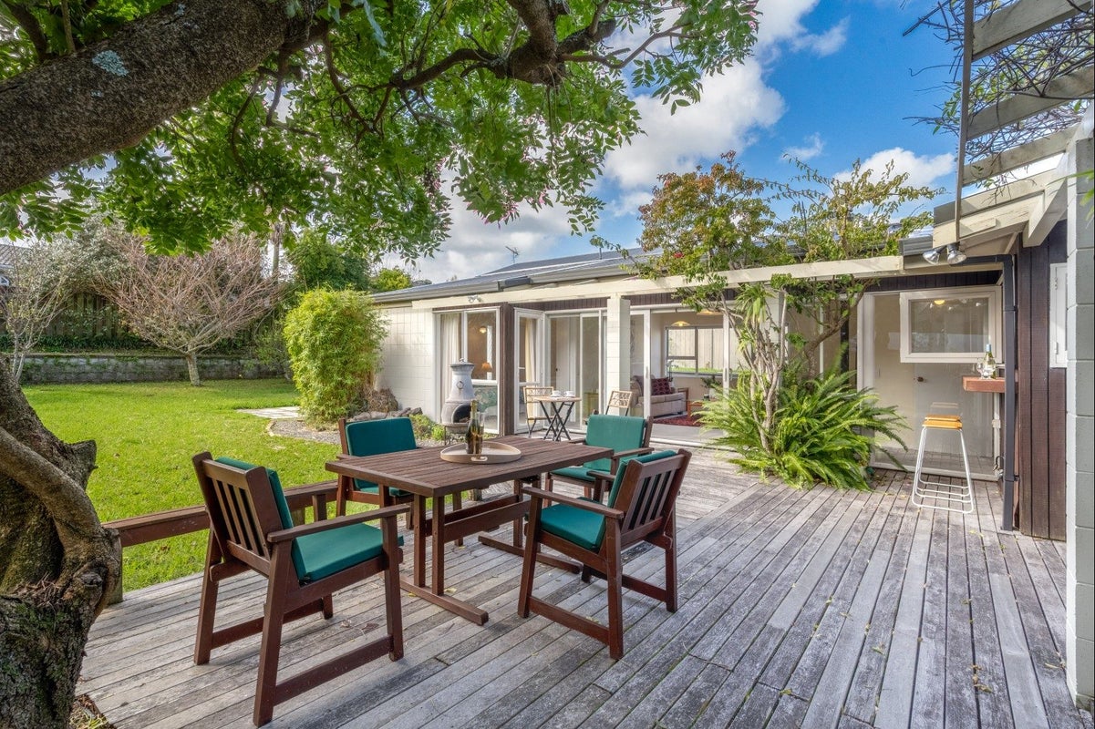 13 Tyrian Close, Half Moon Bay, Auckland - Carousel 2