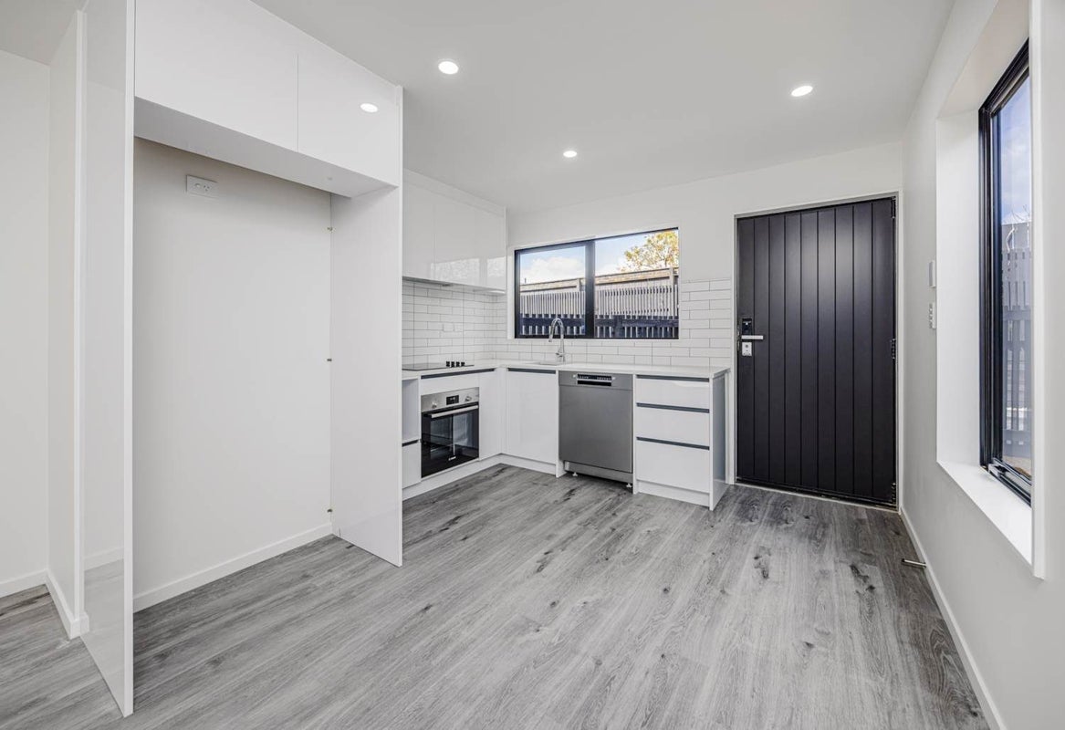 10 Tinkler Place, Favona, Auckland - Carousel 2