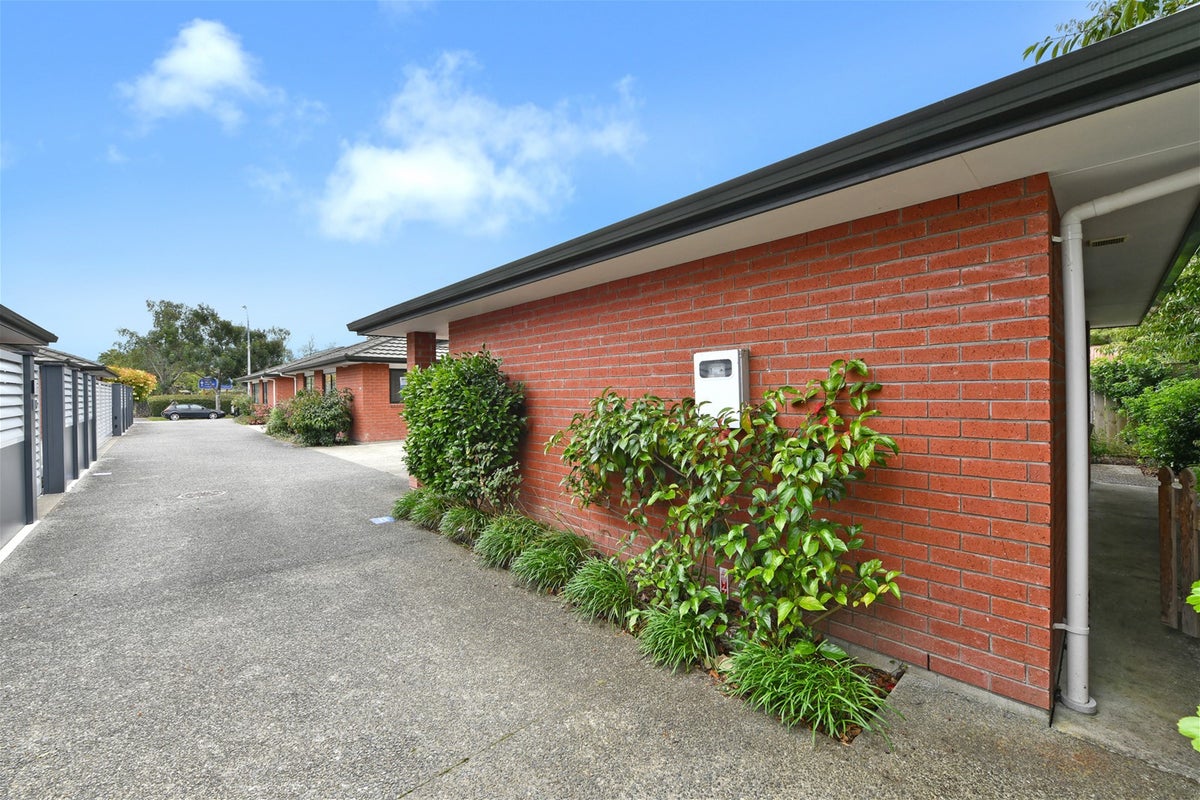 3/32 Gibbons Street, Upper Hutt Central, Upper Hutt - Carousel 2