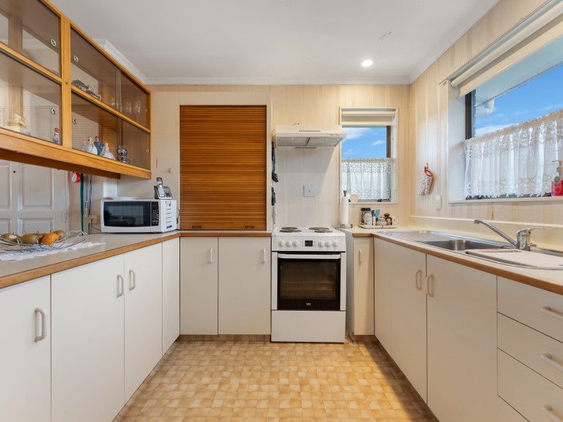 25 Churchill Street, Levin, Levin - Carousel 2