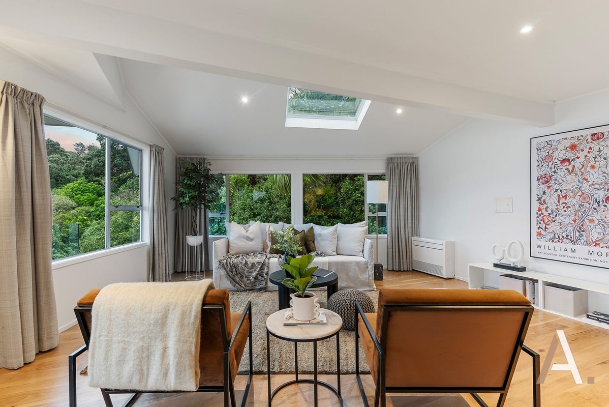 8 Ngapipi Road, Orakei, Auckland - Carousel 1