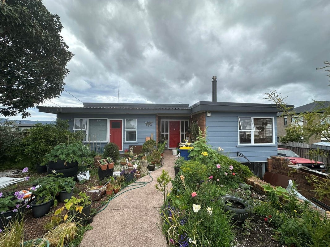 3 Hillary Heights Avenue, Glendene, Waitakere City, Auckland - Carousel 1