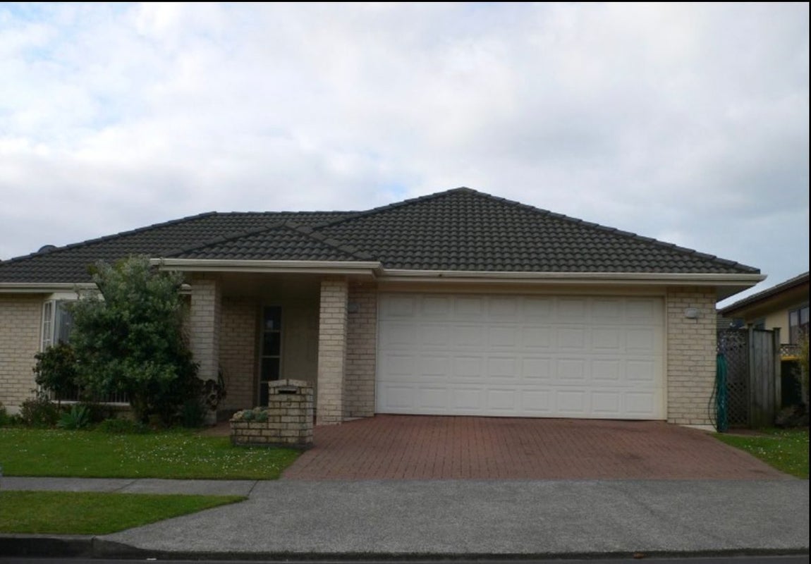 3 Claremont Way, East Tamaki Heights, Auckland - Carousel 1