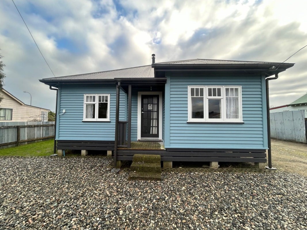 15 Roebuck Street, Westport, Westport - Carousel 2