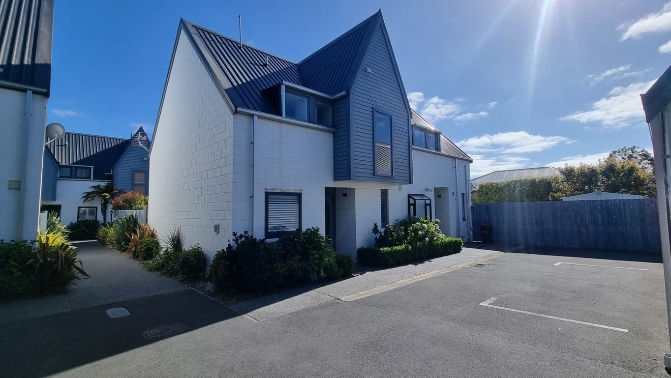 6/27 Cornwall Street, St Albans, Christchurch - Carousel 1