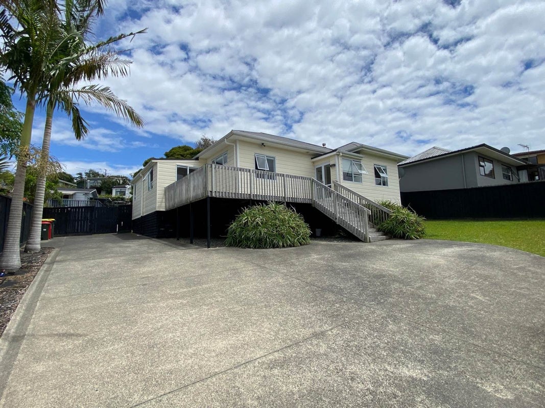 7 Polkinghorne Drive, Manly, Whangaparaoa - Carousel 1