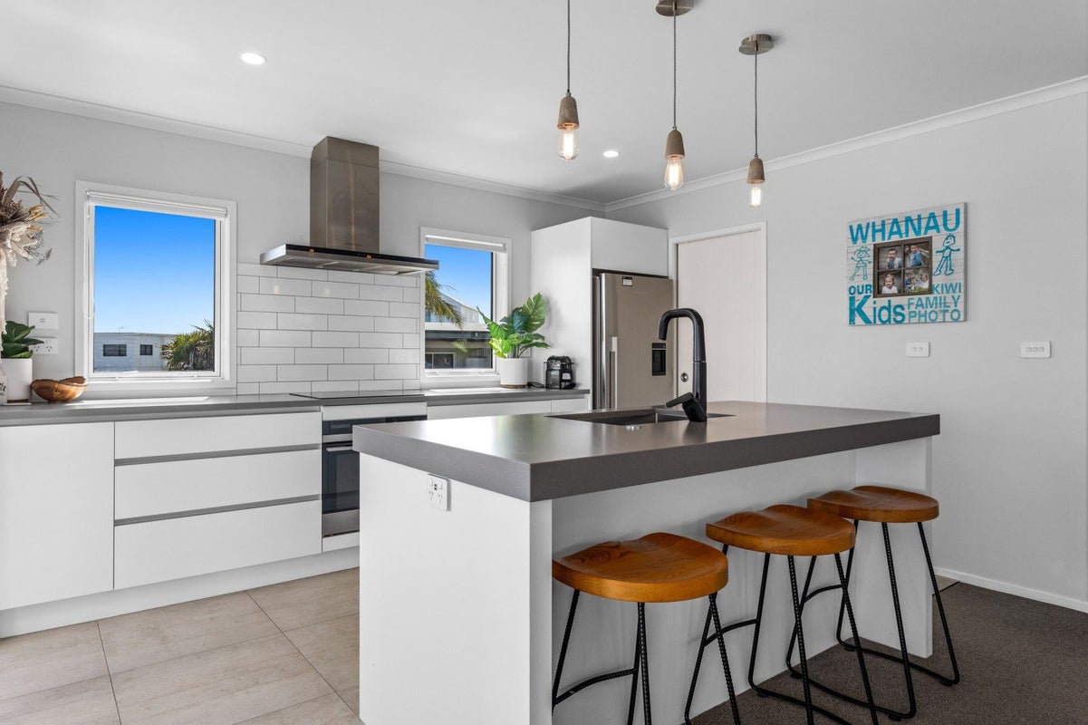 24 Ocean View Road, Coastlands, Whakatane - Carousel 1