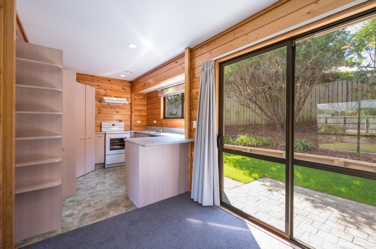 2 Lingfield Place, Richmond - Carousel 2