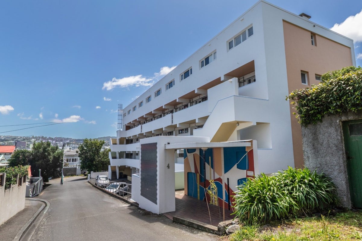 12A/4 Claremont Grove, Mount Victoria, Wellington - Carousel 1
