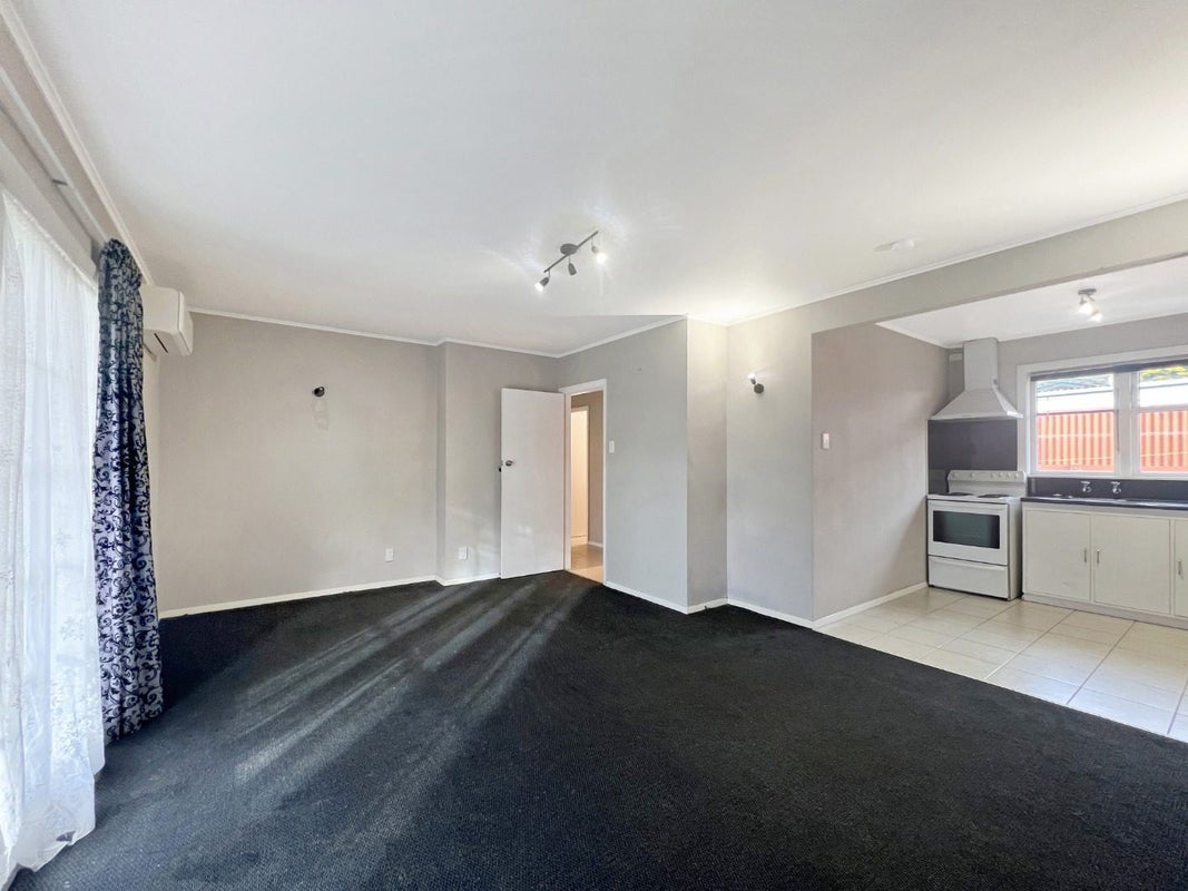 2/1068 Fergusson Drive, Clouston Park, Upper Hutt - Carousel 2