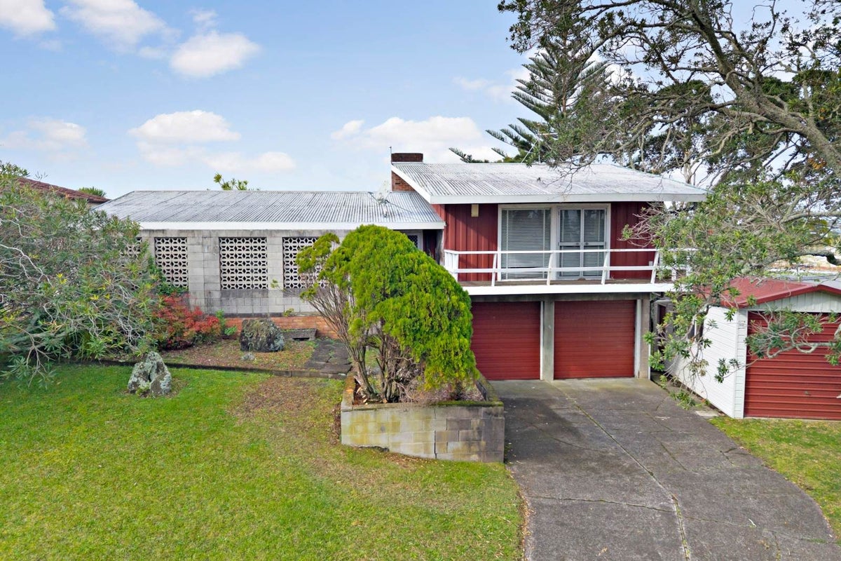 1 Kennedy Avenue, Forrest Hill, Auckland - Carousel 2