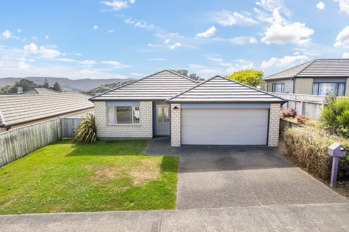 35 Staithes Drive North, Whitby, Porirua - Carousel 14