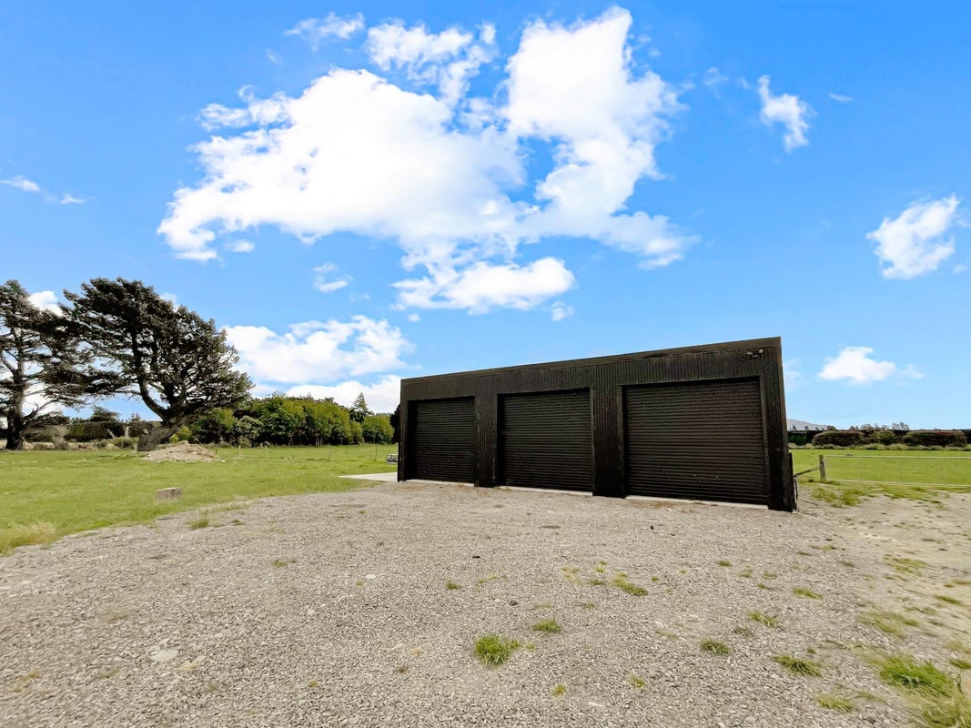 84 Massey Road, Highbank - Carousel 15