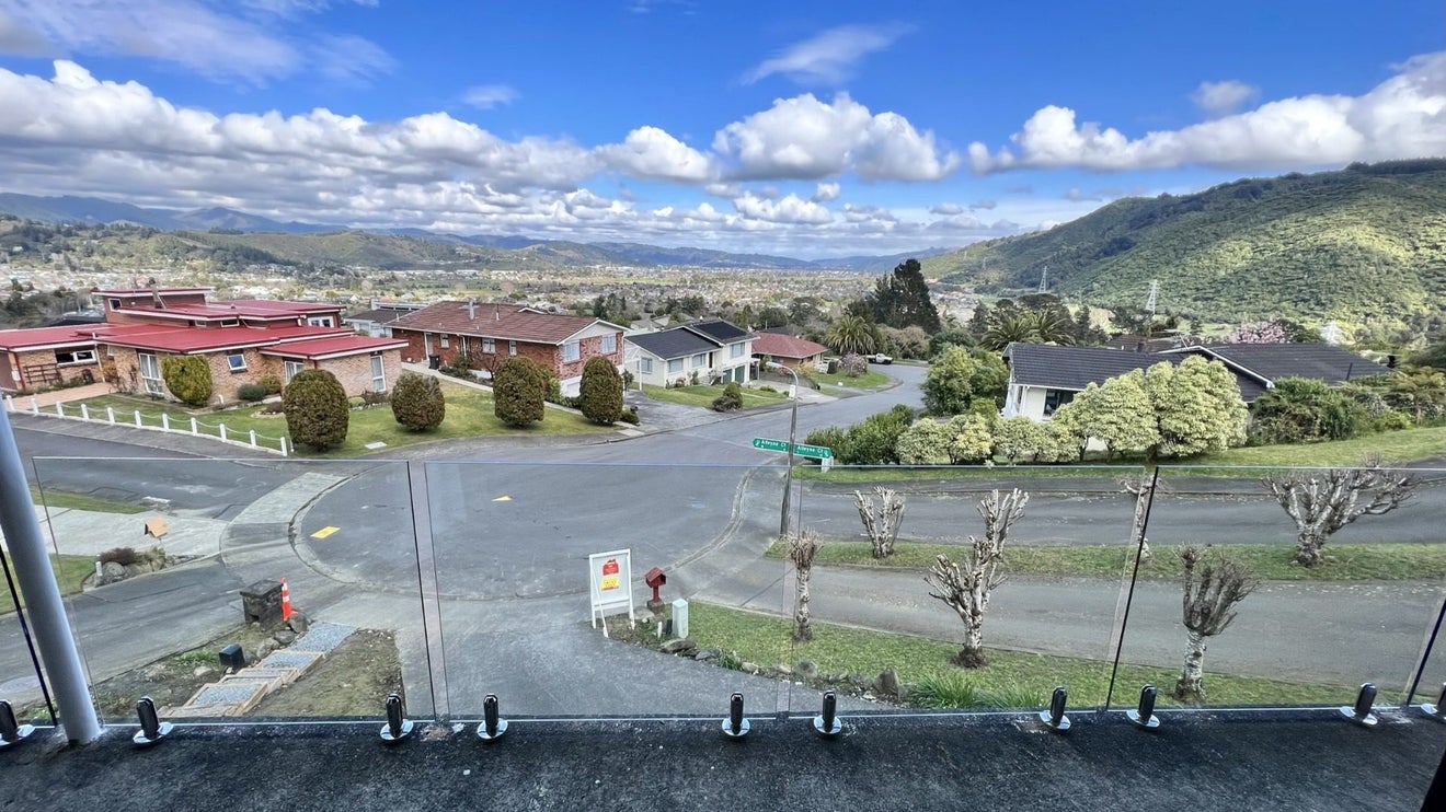 21 Alleyne Court, Brown Owl, Upper Hutt - Carousel 23
