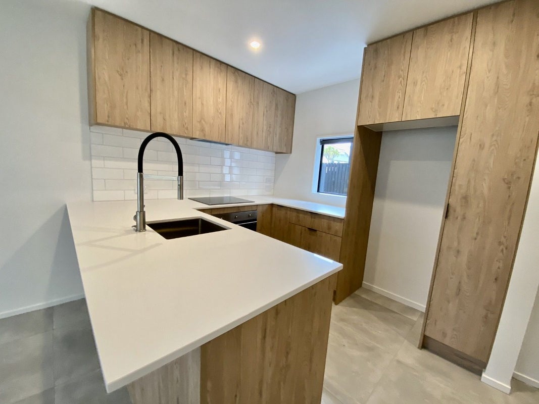 11/314 Worcester Street, Linwood, Christchurch - Carousel 2