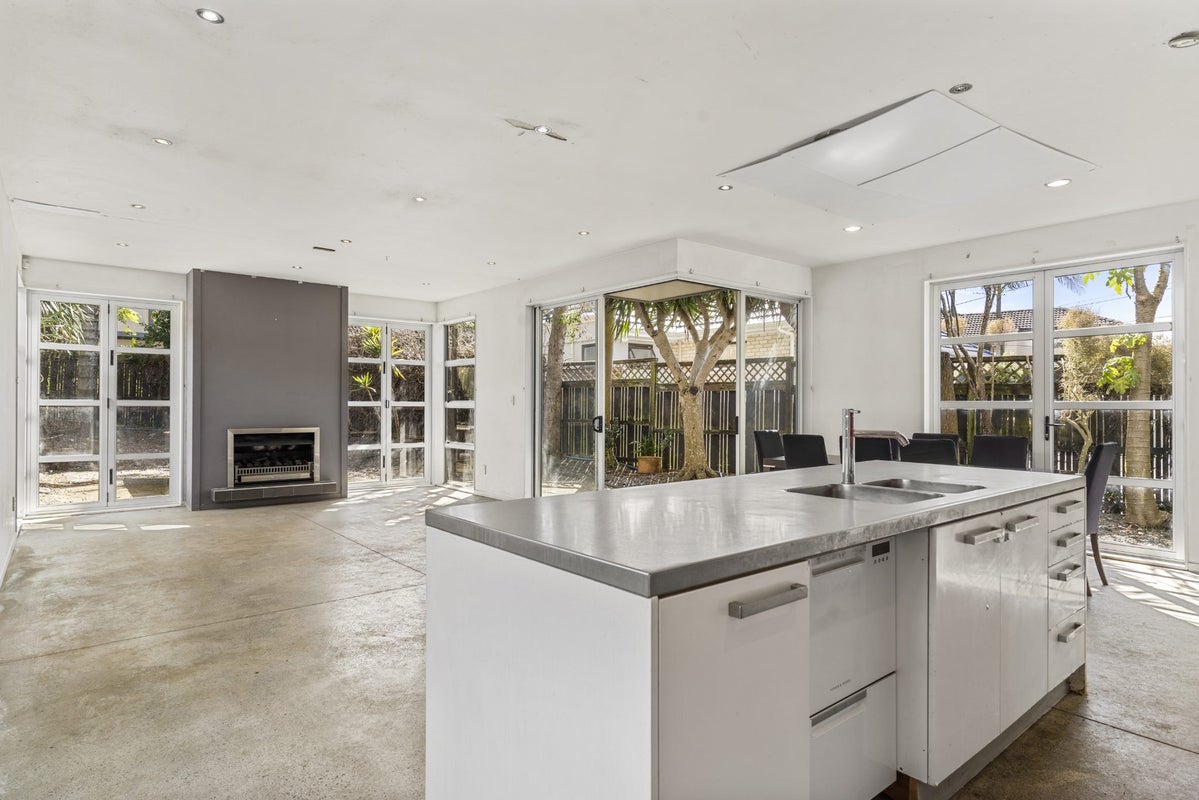 33A Matai Road, Greenlane, Auckland - Carousel 2