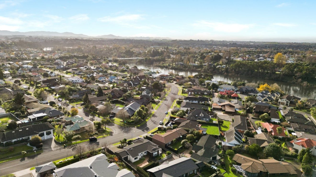 28 Delamare Road, St Andrews, Hamilton - Carousel 25