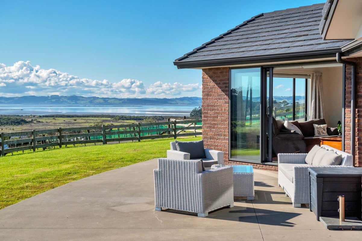 87 Tuparekura Road, Helensville - Carousel 1