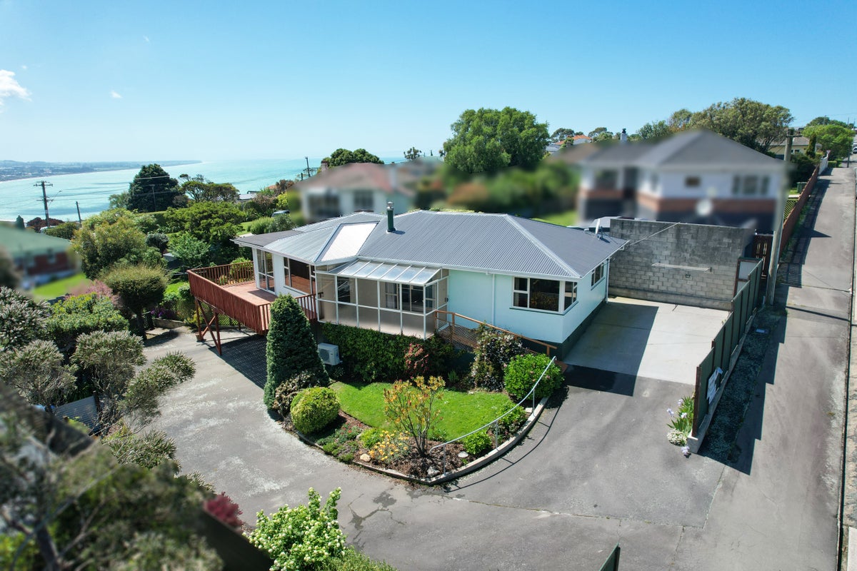 23 Selwyn Street, South Hill, Oamaru - Carousel 1