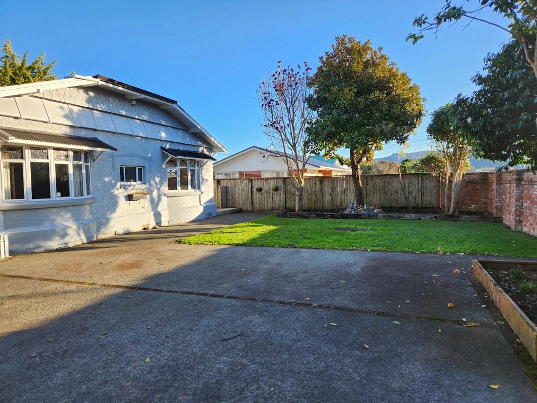 696 Fergusson Drive, Elderslea, Upper Hutt - Carousel 1