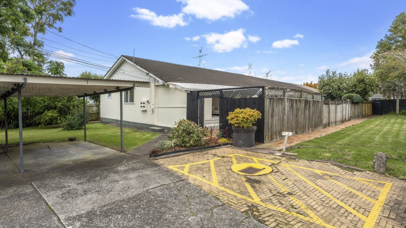 1/45 Abbotts Way, Remuera, Auckland - Carousel 1